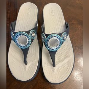 Women Crocs Dual Comfort Sandals, size 7